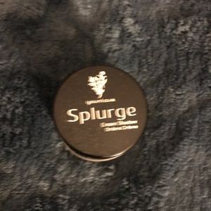 Younique Splurge Cream shadow Defiant